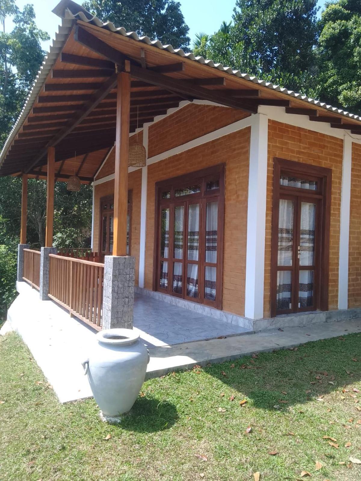Pinnacle Pearl Hiriketiya Dickwella Exterior photo
